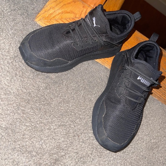 Puma Slip On Sneakers - Picture 3 of 4